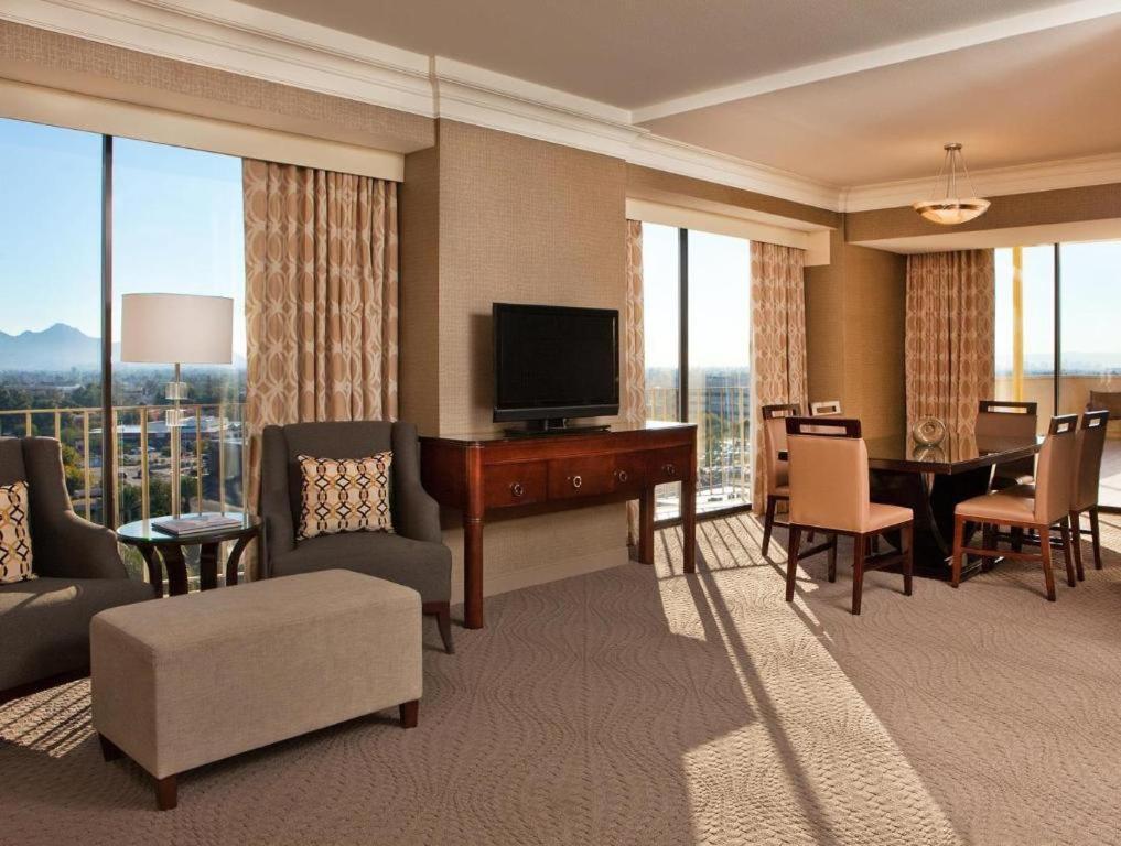 Sheraton Crescent Hotel Phoenix Exterior foto