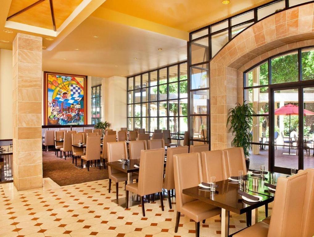 Sheraton Crescent Hotel Phoenix Exterior foto
